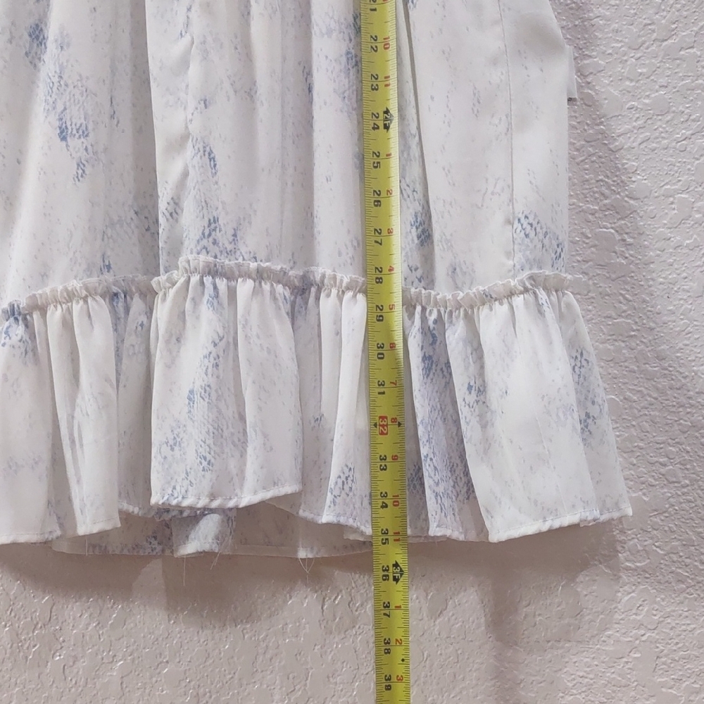 Sim & SamWhite and Blue Sleeveless Dress - Picture 11 of 17